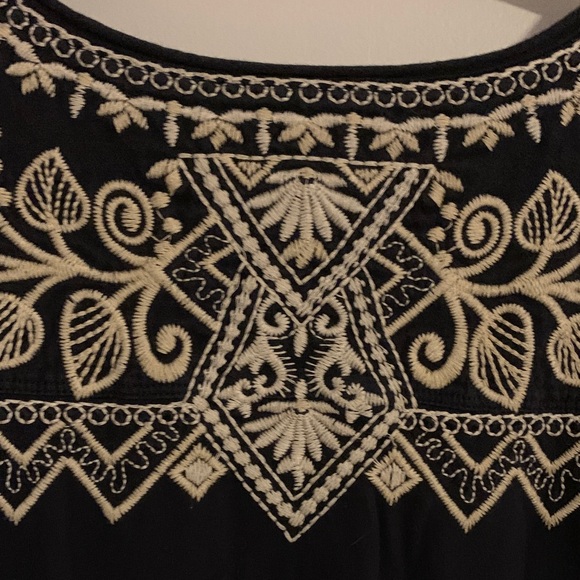 Johnny Was Black Top with Cream Embroidery - Picture 5 of 6